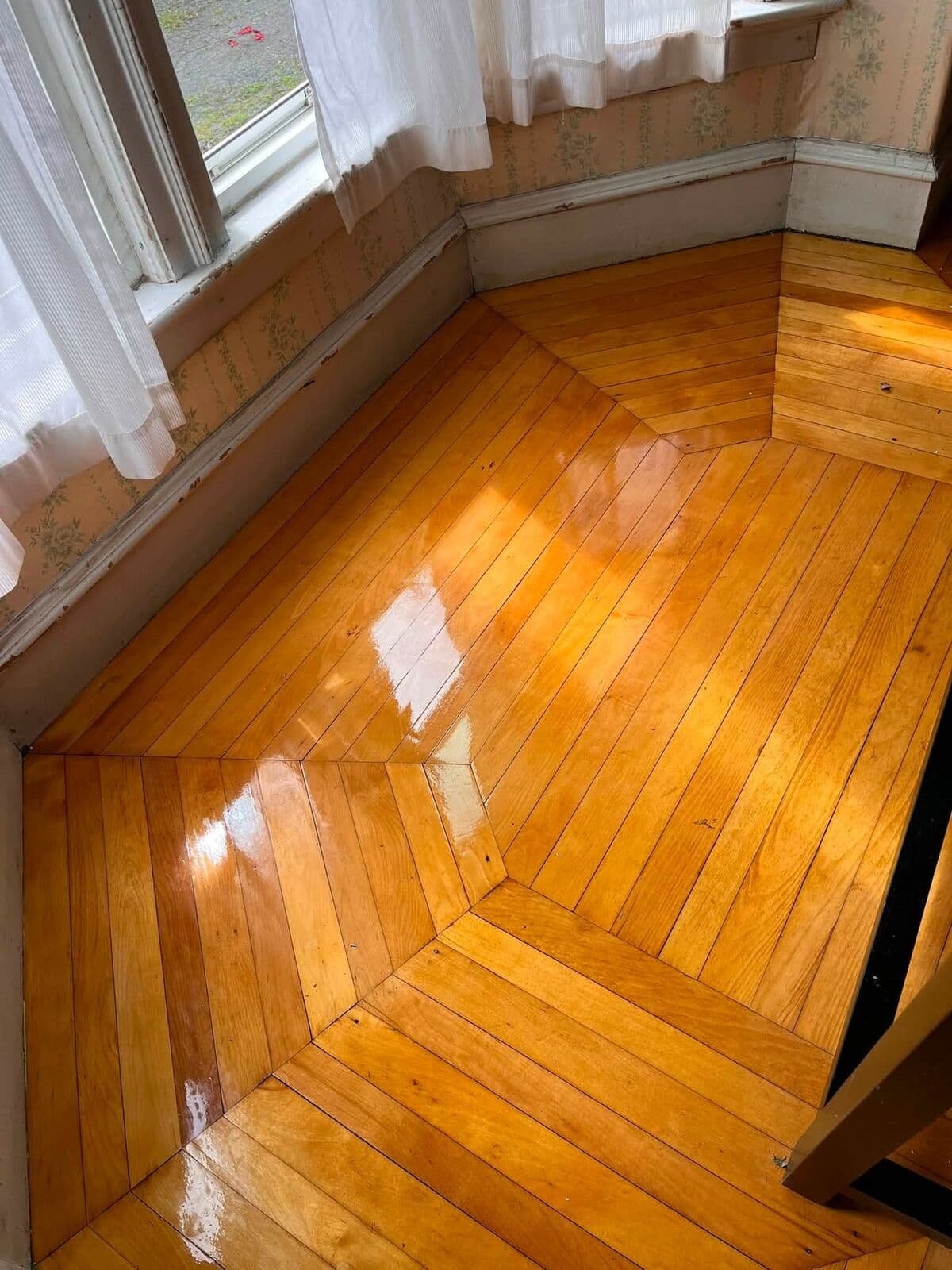 Old farmhouse floors: a space JC Crew cleaned